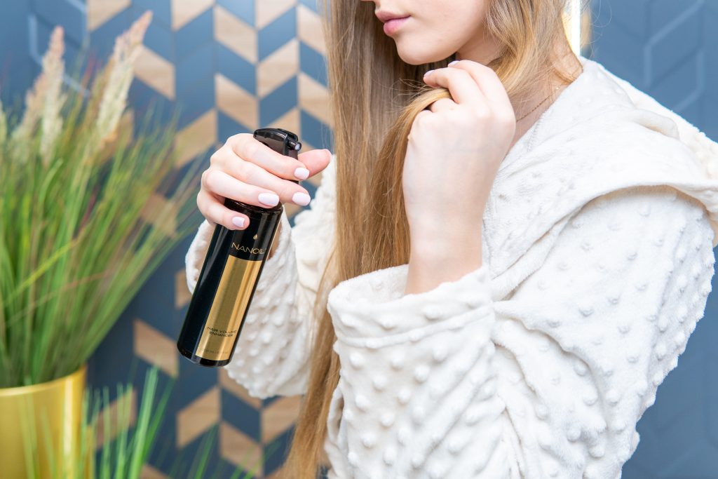 spray för fylligare hår nanoil